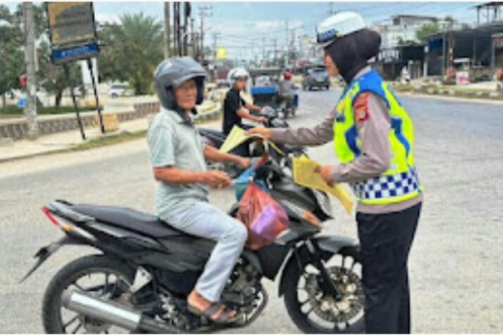 Jelang Operasi Keselamatan Seulawah 2026, Satlantas Aceh Timur Sosialisasi Tertib Berlalu Lintas Kepada Pengguna Jalan