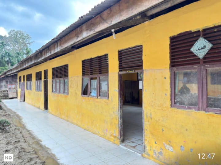 Masjid Assaadah Kinclong, Babinsa dan Yonif 853/BRB Bergerak Bersama Warga