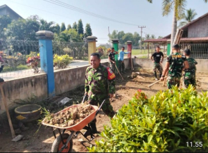 Kemanunggalan TNI dan Guru, Lumpur di TK Negeri Azkia Disingkirkan