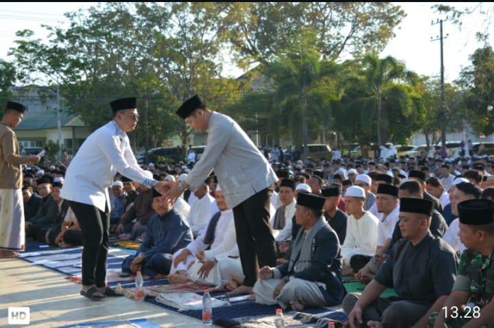 Walikota dan Wakil Walikota Langsa Shalat Idul Fitri Bersama Ribuan Warga