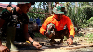 Satgas TMMD Reg ke-128 Lanjutkan Pembangunan RTLH, Fokus Perakitan Tulangan Besi