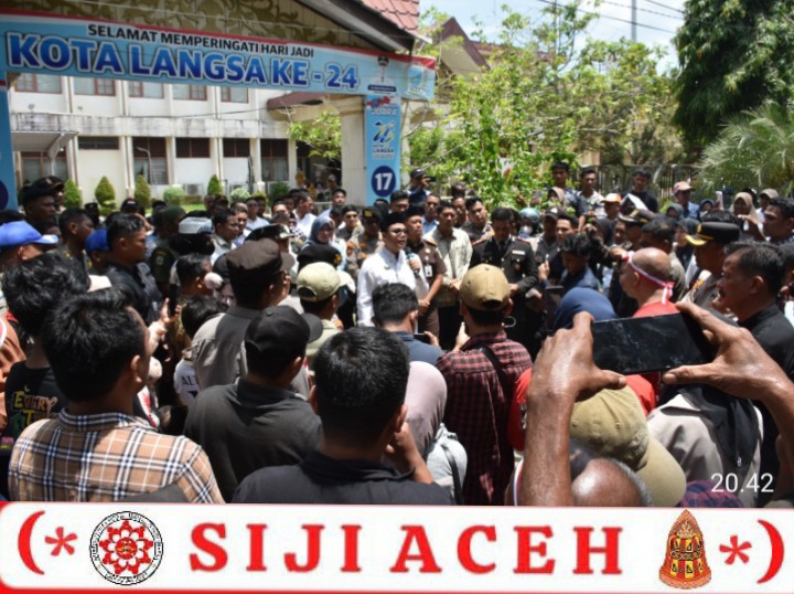 Aksi Demo 304 Minta Agar Jefri Sentana Ditangkap dan Dipenjarakan Atas Dugaan Tindak Pidana Korupsi